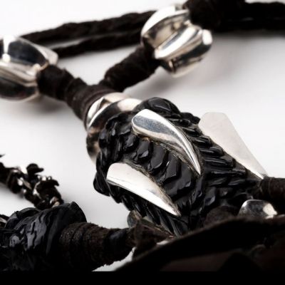 NECKLACE JUNGLE SHELTER