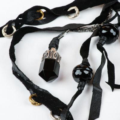 NECKLACE CLAW SIDE ISIDE