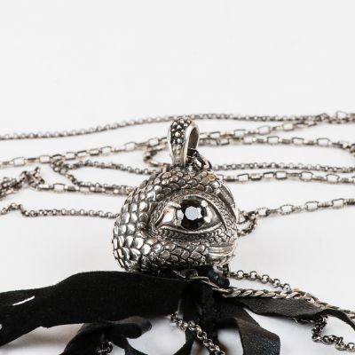 NECKLACE CLAW SIDE ISIDE